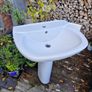 sink with pedestal Image 3