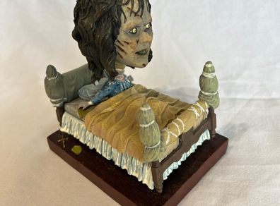 The Exorcist Regan Head Knocker - Bed Scene - NECA Horror Figure - Spinning Head