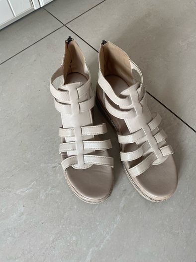 cream sandles