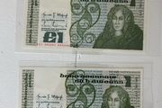 2x UNC Irish old  punt banknote 1 pound consecutive serial nr 1985