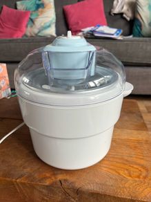 Ice cream maker