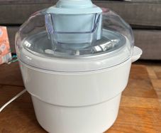 Ice cream maker