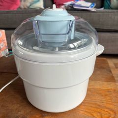 Ice cream maker