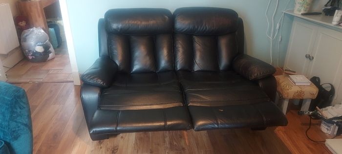 2 seater leather recliner