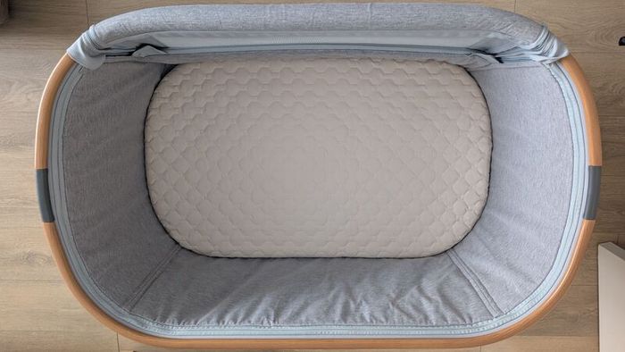 Maxi-Cosi Iora bedside crib