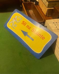 Vintage Sli na Slainte Sign