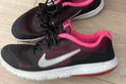 nike trainers black and pink