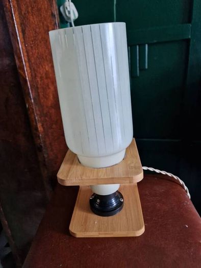 1 Retro Vintage Mid Century Glass shade /repro base  Table lamp