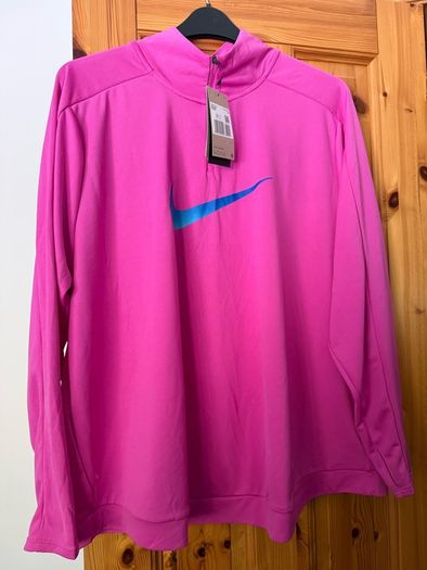 Plus size half zip nike top