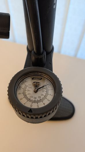 Cycling Pump BBB Cycling track/floor bike pump in fully working condition.
