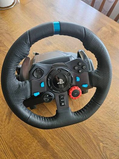 Logitech G29 Racing Wheel - Compatible with PS3, PS4, PS5, and PC.