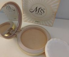 Mrs Glam Glorious Skin Powder Foundation - 03 Light Warm