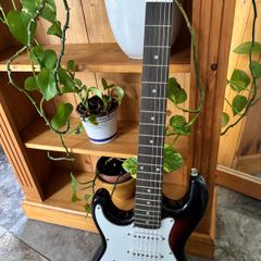 Gear 4 Music 3/4 sized, left-handed strat type guitar