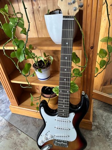 Gear 4 Music 3/4 sized, left-handed strat type guitar