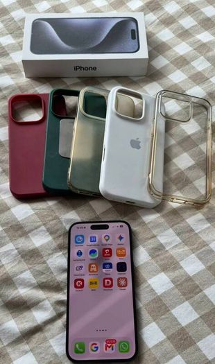 iPhone 15 Pro Pristine Condition Unlocked, Original Receipt box charger