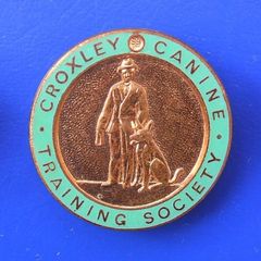 CROXLEY CANINE TRAINING SOCIETY (Hertfordshire) - a rare membership badge (1950's / 1960's)