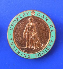 CROXLEY CANINE TRAINING SOCIETY (Hertfordshire) - a rare membership badge (1950's / 1960's)
