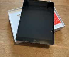 iPad 8th WiFi + Cellular 128 Gb locked