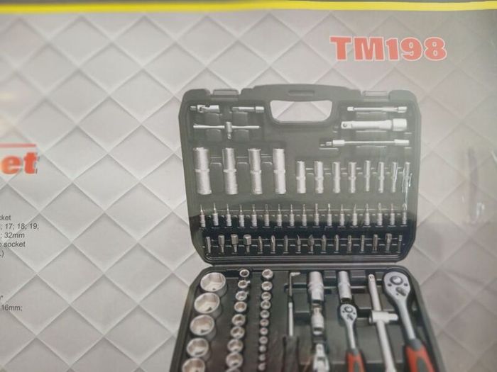 100pcs Socket & Bit Set 1/2" & 1/4"