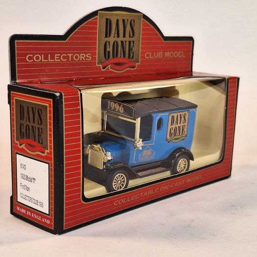 LLedo Diecast Model of Days Gone 6140 1920 Ford Model T Van Collectors Club 1996