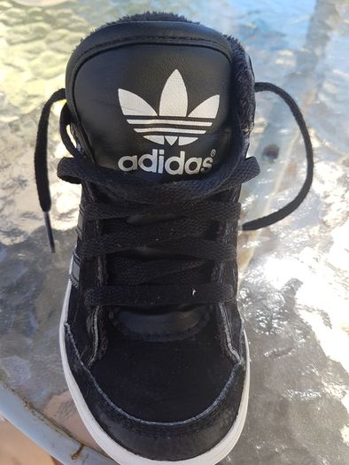 Adidas shoes Like new barely worn size uk 7.5