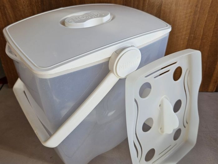 Milton Cold Water Steriliser