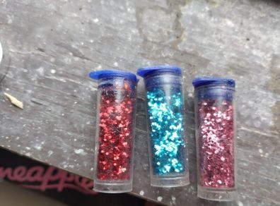 3 colours glitter .was not used 3 euro each