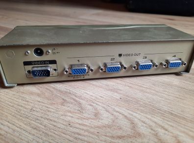 VGA splitter