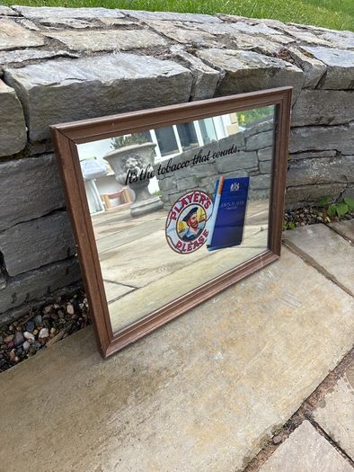 pub mirror