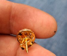 Women's 21K (marked 21K) gold earrings with zirconia stones, weighs 3grams