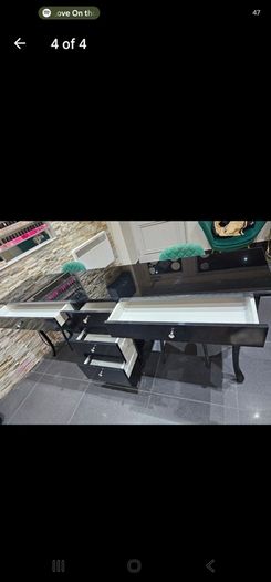 Double Manicure Station