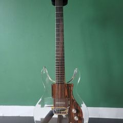 Ampeg Dan Armstrong