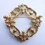 Vintage Brooch Delicate Wreath With Clear Rhinestones Gold Tone Elegant Image 8