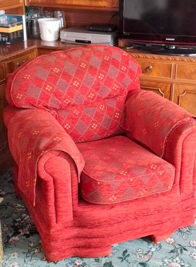 Three Piece Sitting Room Suite For Sale.