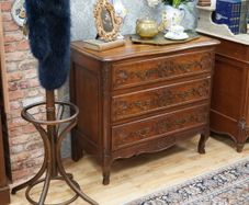 Antique French Oak Commode/Chest of Drawers
