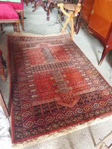 Vintage rich fringed rug