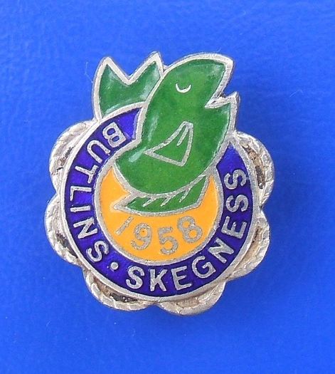 BUTLINS SKEGNESS 1958 (holiday camp, Lincolnshire) - resident camper's enamel badge