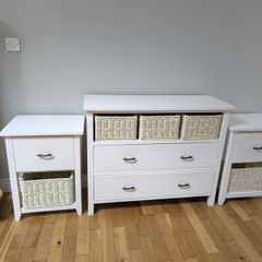 Chest of drawers and 2 lockers