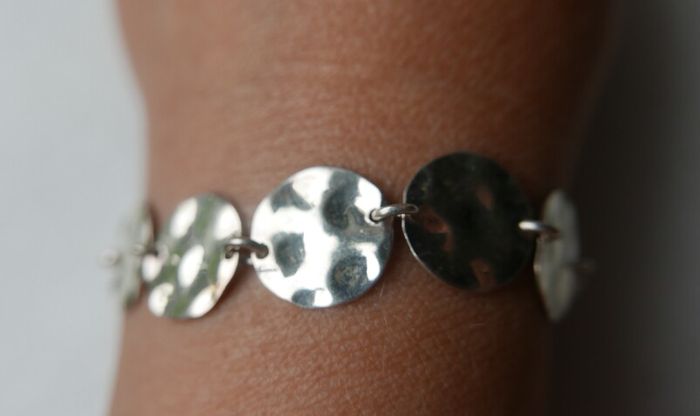 D&F 925 Sterling Silver Hammered Disc Bracelet
