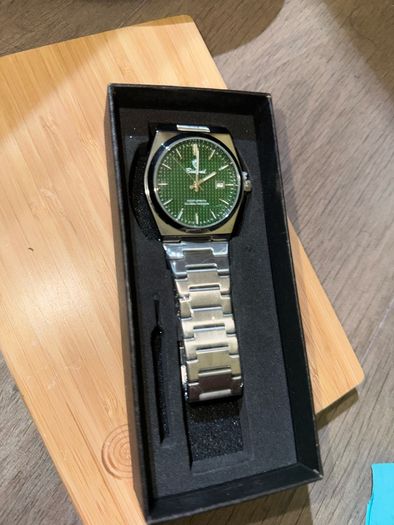 Men's wrist watch