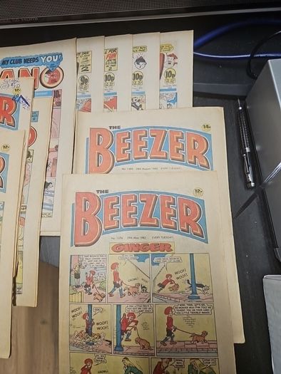 comics beano (2), beezer (4)  and dandy (4)
