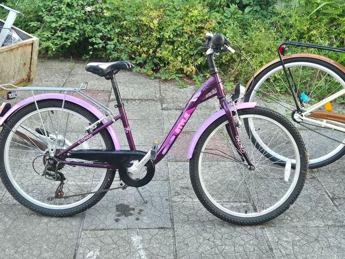 Girls bike
