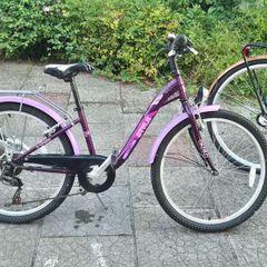 Girls bike