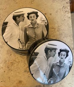 Set of tins , new