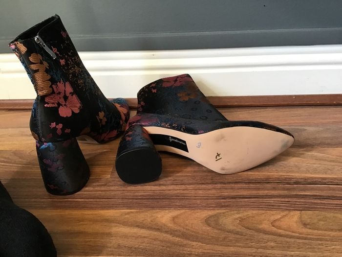 Stradivarius Ladies Fabric Patterened Boots Size 4