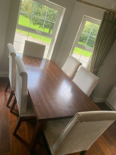 Dining Room Table & 6 chairs
