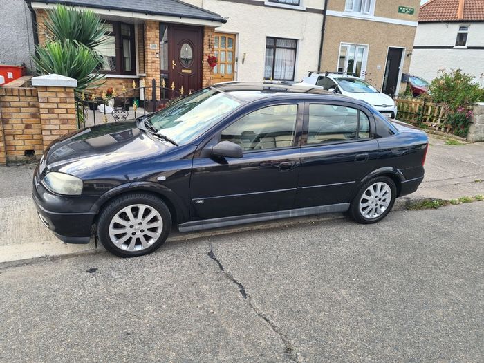 2004 Opel Astra. No offers.