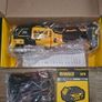 DeWalt DCS355N 18V XR Multi-Tool & 2Ah 18V XR Battery Image 4