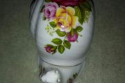 Trinket as  Snail fine bone china college rose made in England.