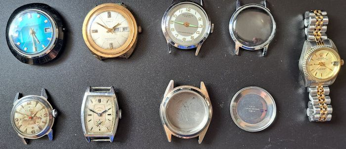 Lot of 7 non- working wristwatches